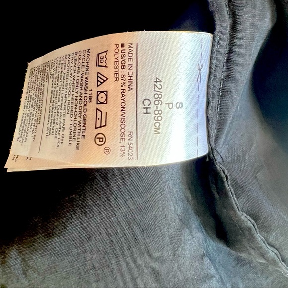 NWOT Black Banana Republic Button-up Shirt - Picture 5 of 5